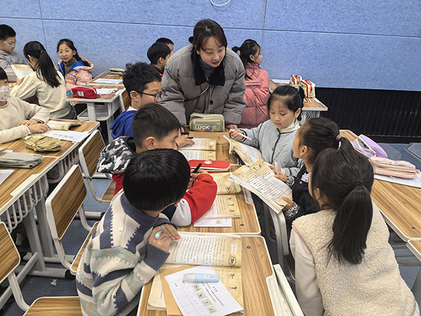 探寻神话奥秘 共研教学新策——源汇区受降路小学举行四年级语文单元教学研讨活动