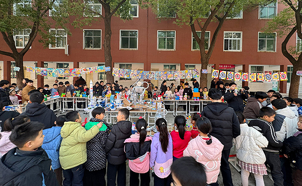 科技赋能成长 创新点亮未来——源汇区受降路小学科技节成果展圆满落幕